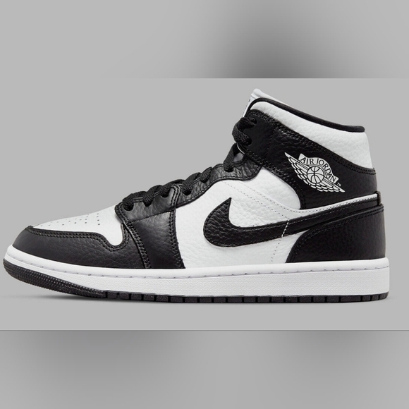 Nike Air Jordan 1 Mid SE Homage Black White Split Shoes DR0501-101 - Picture 2 of 7